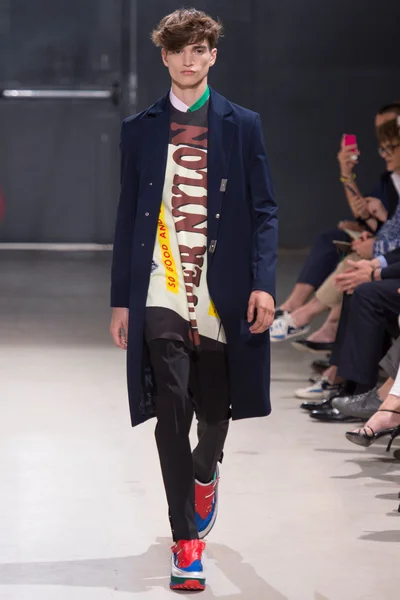 Look 29
